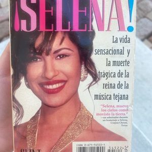 Selena! Book Selena Quintanilla